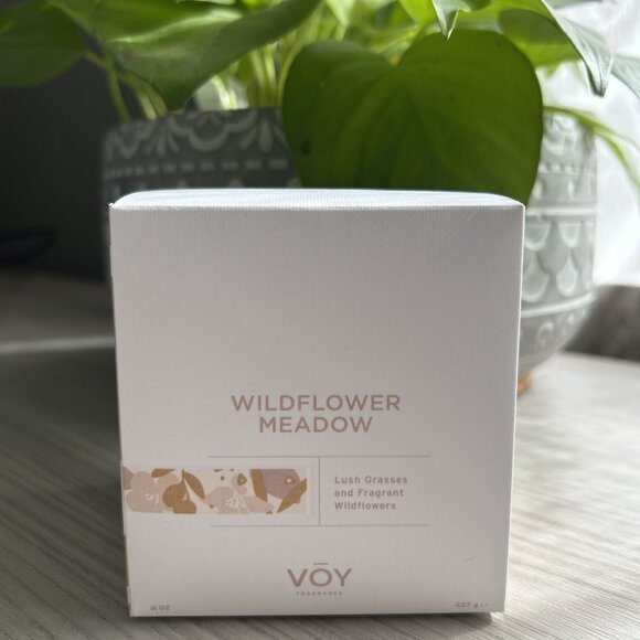 NEW VOY Fragrance Wildflower Meadow Candle Floral Green Spring Soy Vegan Gift - Picture 1 of 7
